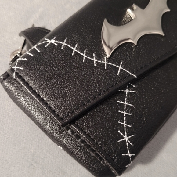 Batman trifold wallet/clutch with zip. - Picture 11 of 15